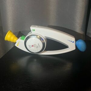Bop It! White Talking Handheld Game 2008 Hasbro C-290B Tested Working